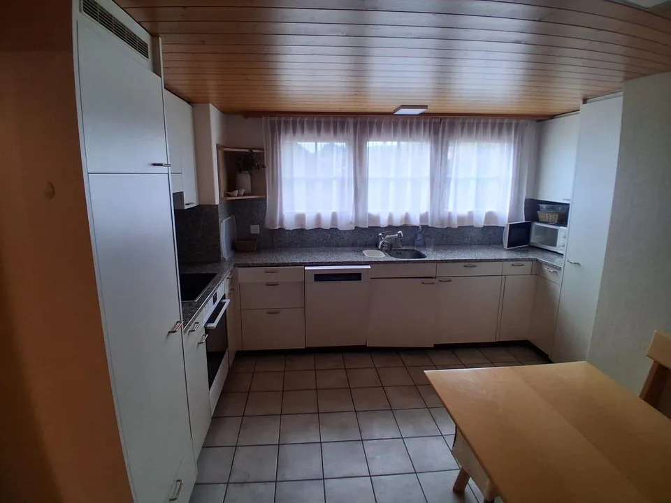 4.5 Zimmer Wohnung mit Balkon und Garagenplatz