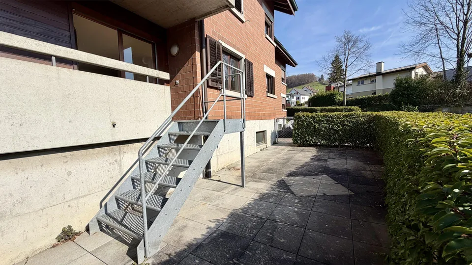 Helle 4.5-Zimmer-Wohnung mit Sitzplatz in Gelterkinden