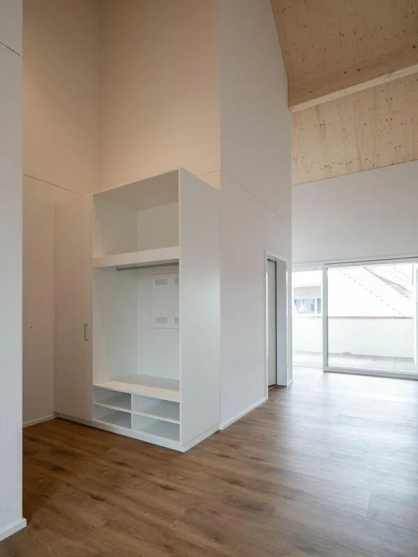 Hochwertig ausgebaute 2.5-Zimmer-Dachwohnung zu vermieten