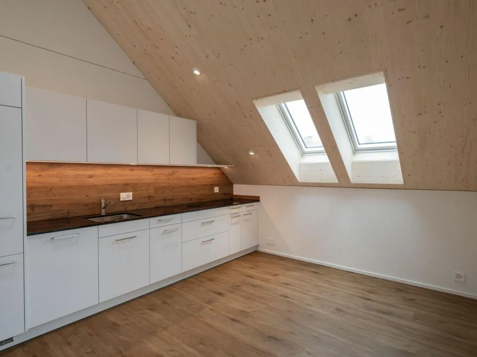 Hochwertig ausgebaute 2.5-Zimmer-Dachwohnung zu vermieten