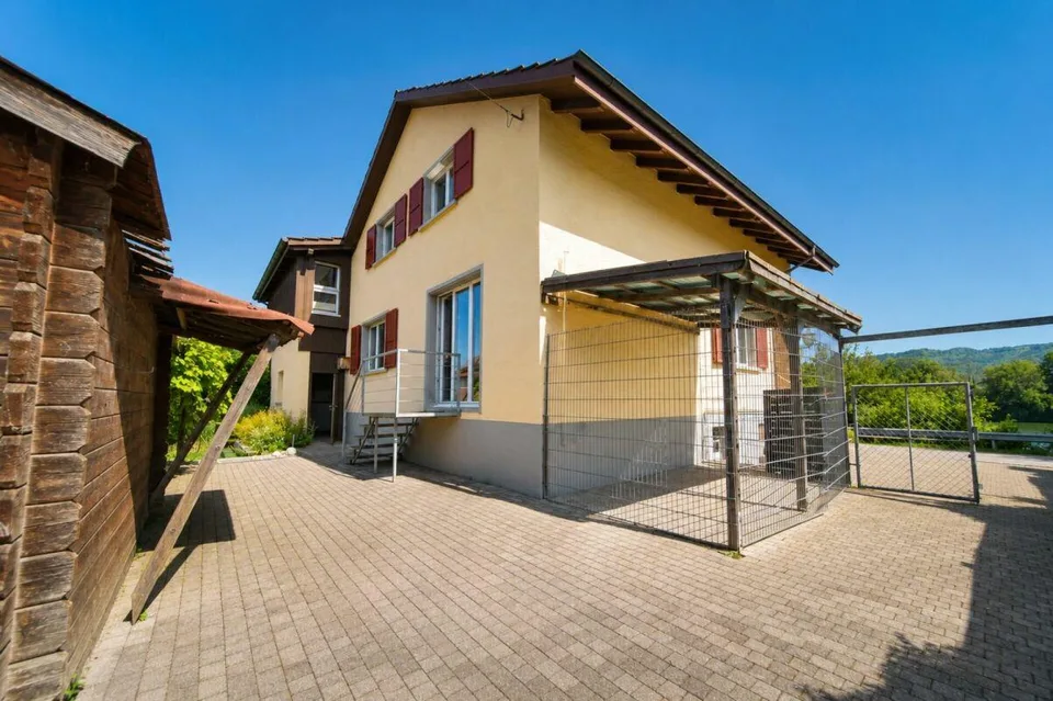 Ein Zuhause am Rhein mit Naturpool und Ausbaupotenzial - exklusives 8.5-Zimmer-Einfamilienhaus – Foto 21 von 22