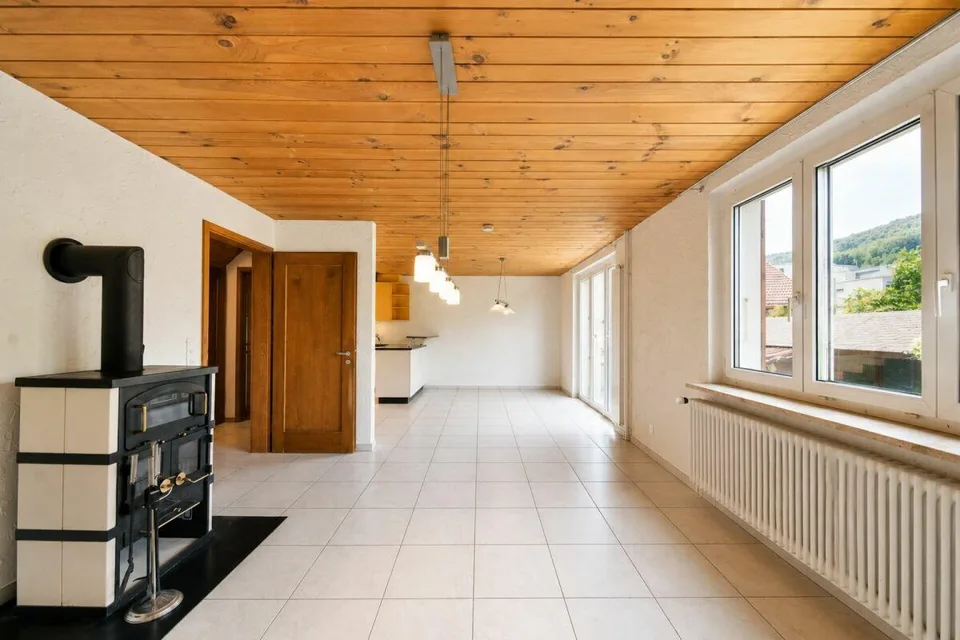 Ein Zuhause am Rhein mit Naturpool und Ausbaupotenzial - exklusives 8.5-Zimmer-Einfamilienhaus – Foto 9 von 22