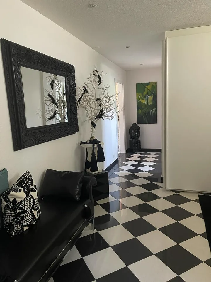 Exklusives Einfamilienhaus mit Pool, grossem Garten und Baulandreserve – foto 11 di 11