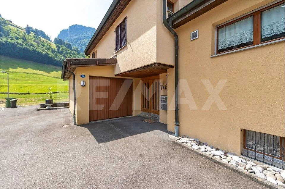 Wohnen mit Weitblick – Einfamilienhaus mit Einliegerwohnung und gro...
