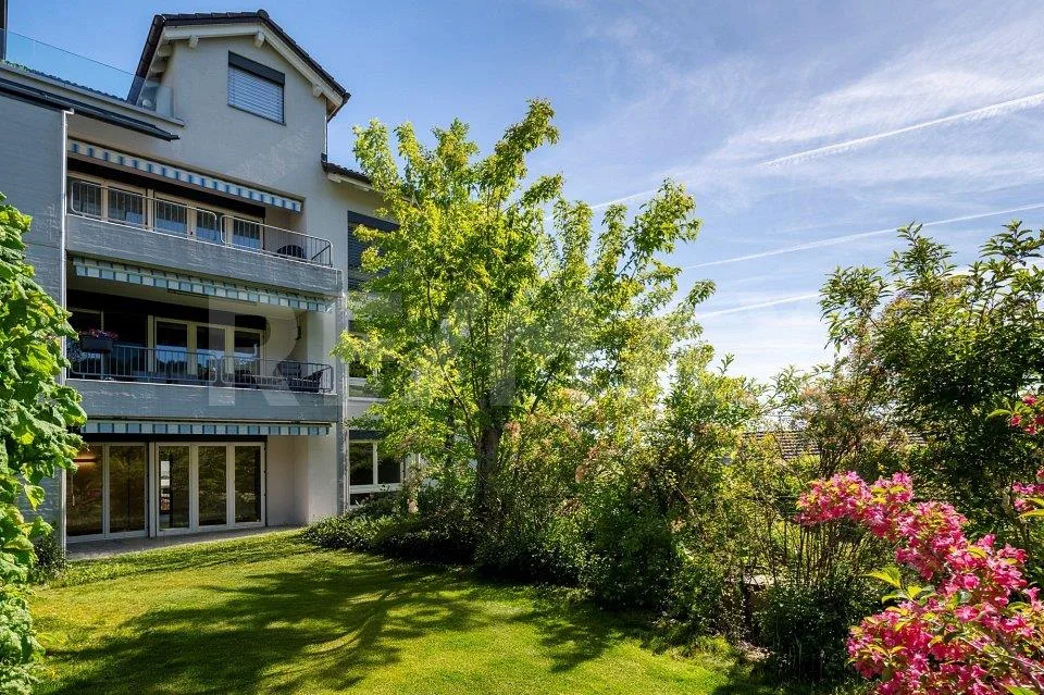 Modernes Wohnen eingebettet in die Natur / Frisch renovierte 4.5 Zi...
