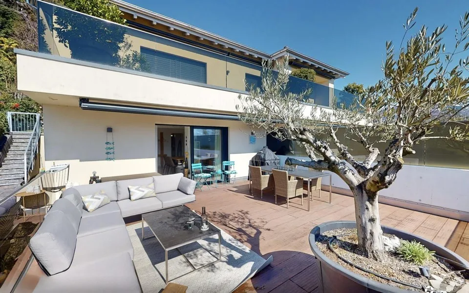 Stilvolle Wohnung mit grosszügiger Outdoor Oase und Pool