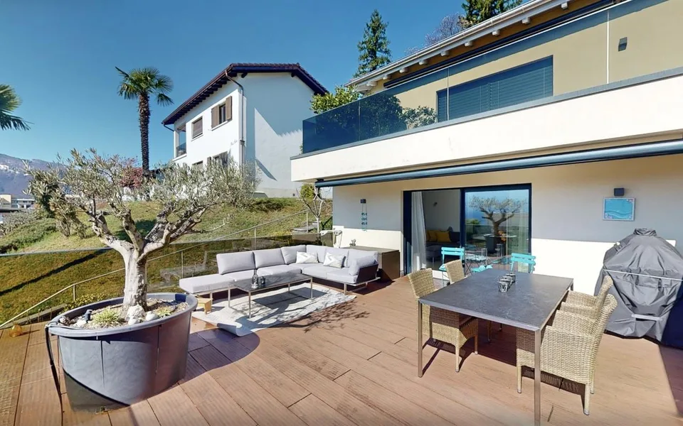 Stilvolle Wohnung mit grosszügiger Outdoor Oase und Pool