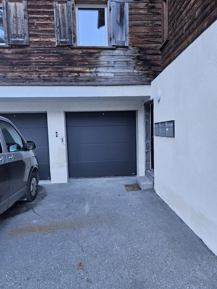 Garage mit Fenster und elektrischem Tor per 1.9.26 zu vermieten