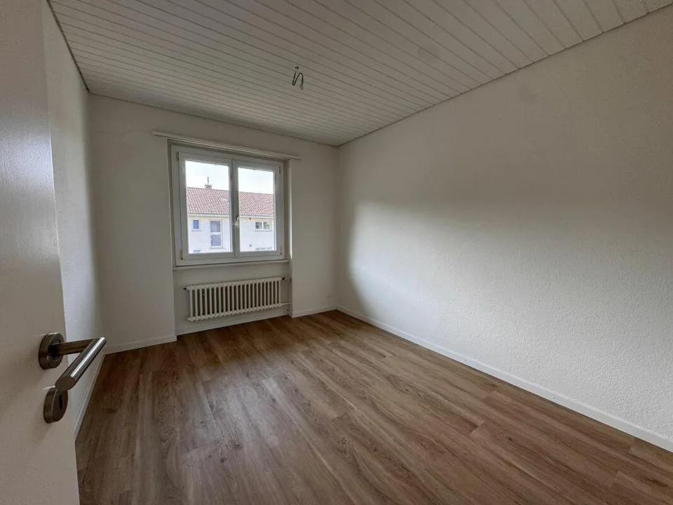 Appartement lumineux 4.0 pièces avec balcon - fraîchement rénové – photo 6 sur 10