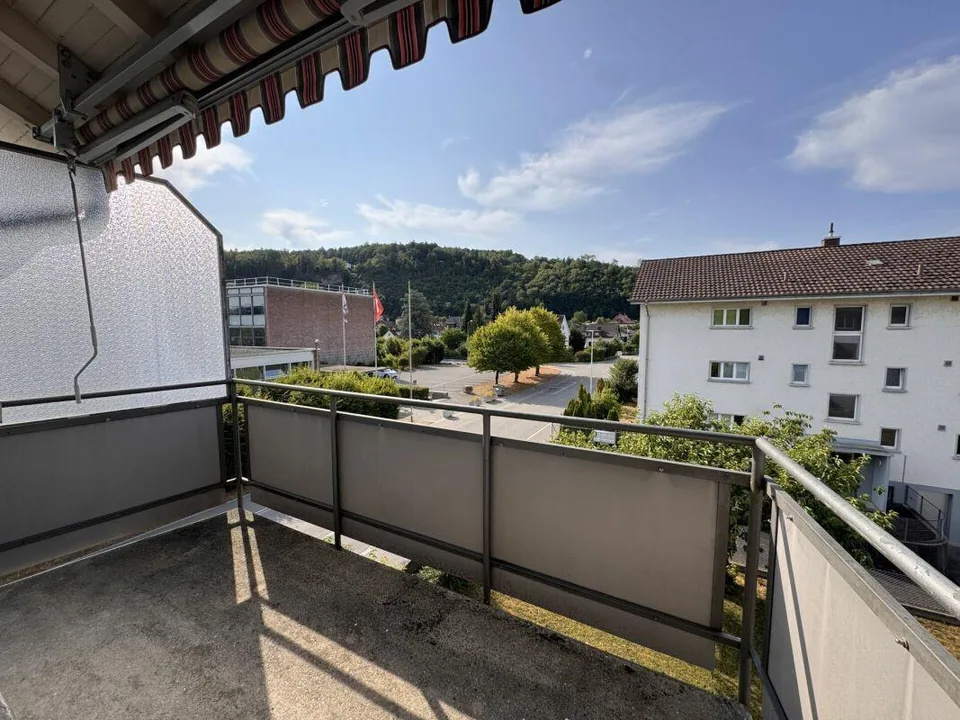 Appartement lumineux 4.0 pièces avec balcon - fraîchement rénové – photo 9 sur 10