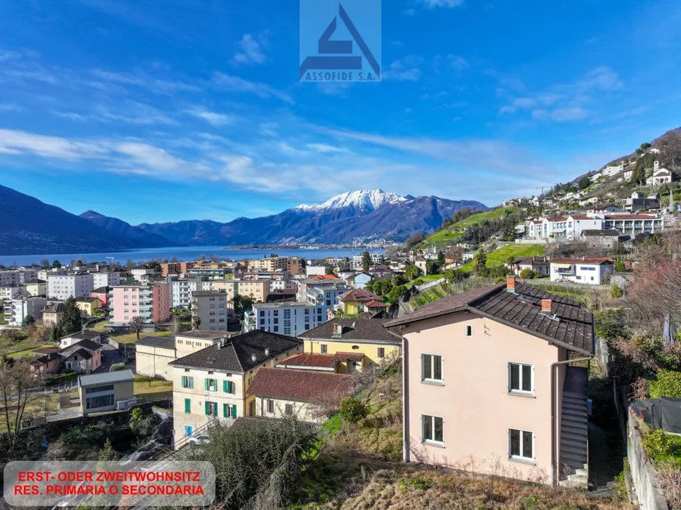 Haus mit bewilligtem Projekt / Casa con progetto approvato