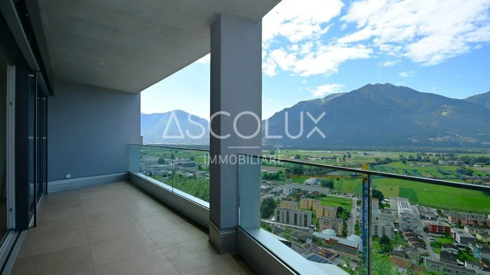 Appartamento 3.5 locali con terrazza coperta, vista panoramica e lago