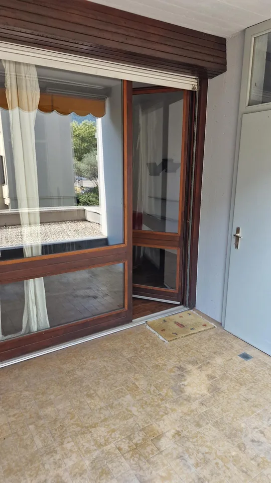 AFFITTASI Appartamento arredato di 2.5 locali a Lugano-Cassarate, posizione strategica