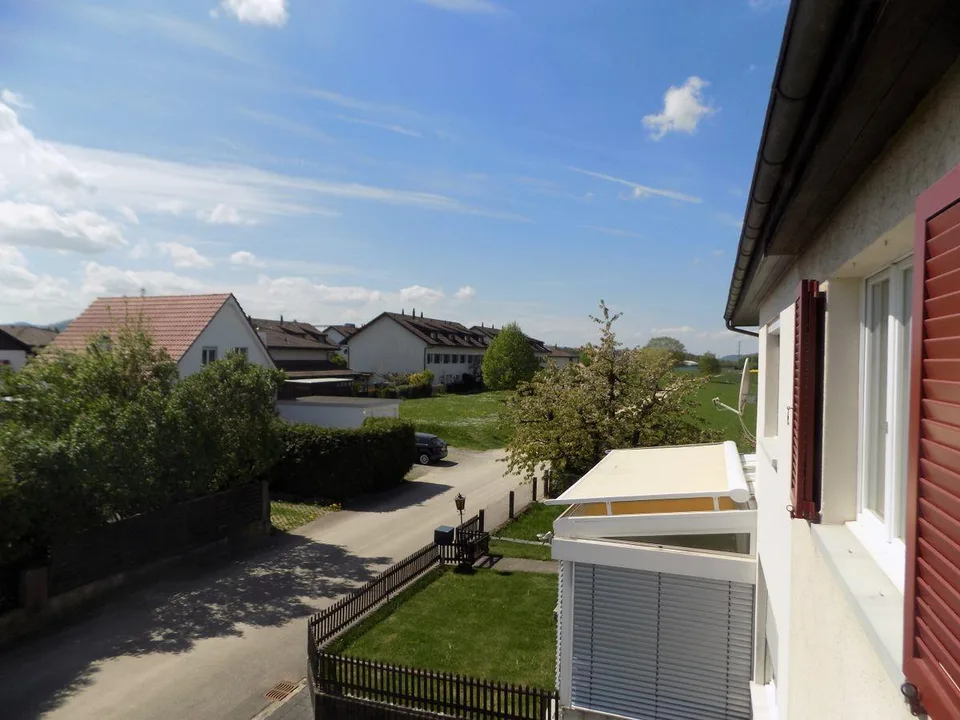 Incantevole casa bifamiliare con giardino e garage a Möhlin