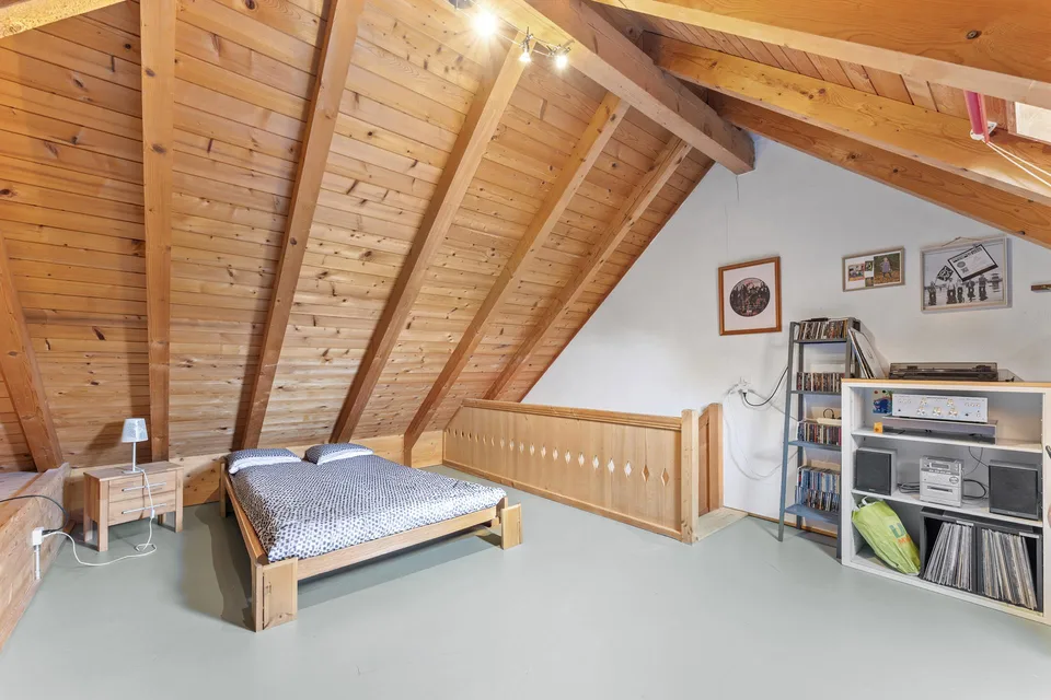 Viel Platz, viel Holz, viel Aussicht – 4.5 Zimmer im Berner Seeland – photo 15 sur 16