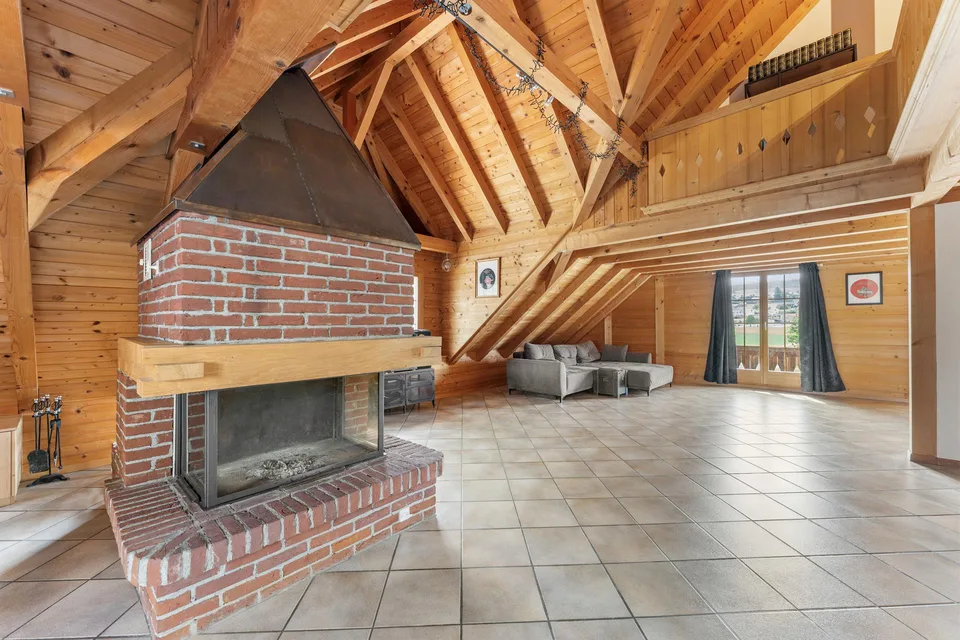 Viel Platz, viel Holz, viel Aussicht – 4.5 Zimmer im Berner Seeland