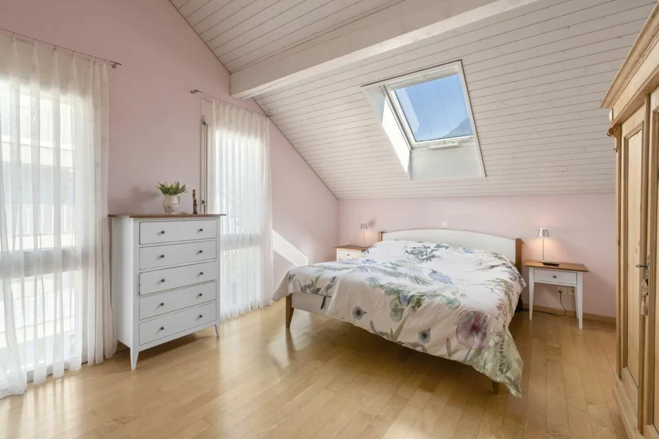 Grosse Maisonettewohnung in Seenähe