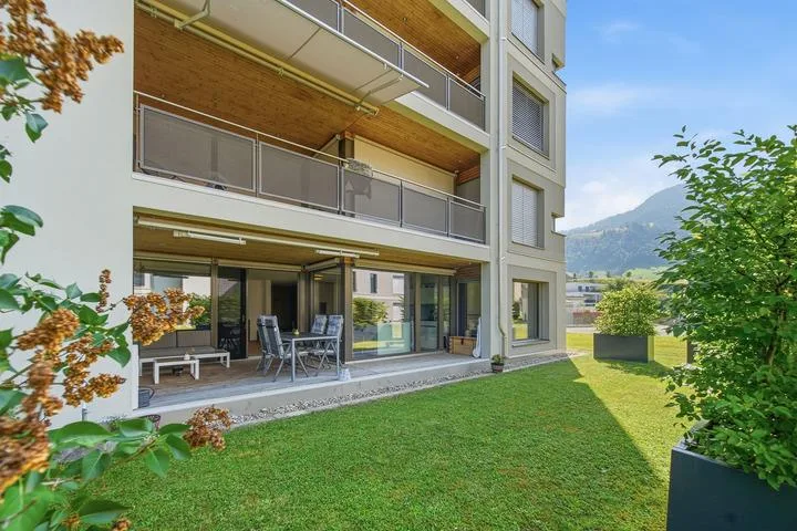 2.5 ZIMMER GARTENWOHNUNG AUF 85 M² - TOPMODERNE ARCHITEKTUR