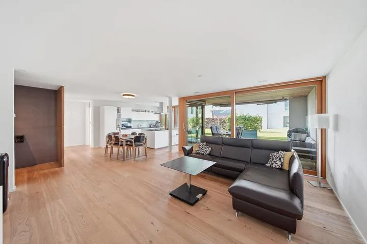 Appartamento giardino 2,5 locali su 85 m² - architettura ultra-moderna