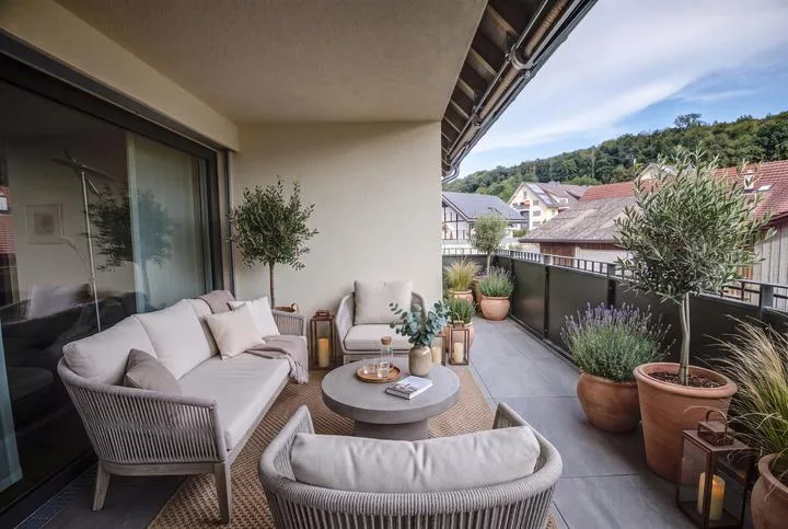 MODERN LIVING IN A NATURAL SETTING – photo 6 of 8
