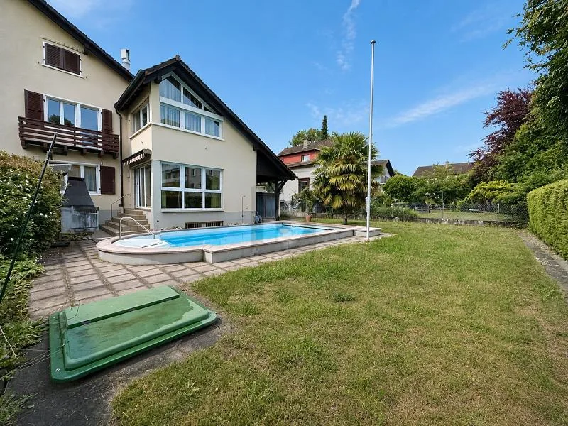 GARTEN-TRAUM MIT POOL UND GARAGENBOX