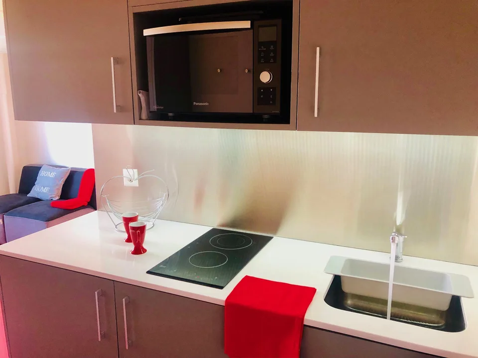 Un studio meublé - Bon TL CHF 300.00 offert !