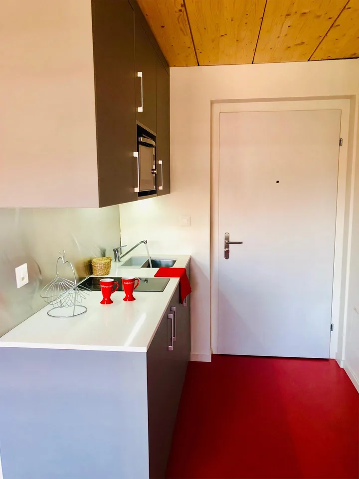 Un studio meublé - Bon TL CHF 300.00 offert !