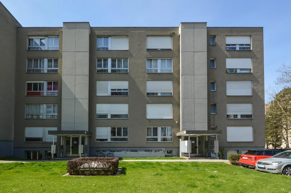 Befristete Büroräumlichkeiten, Tief-Parterre