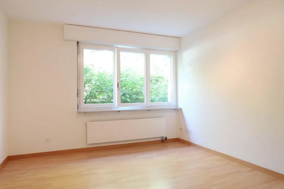 Befristete Büroräumlichkeiten, Tief-Parterre