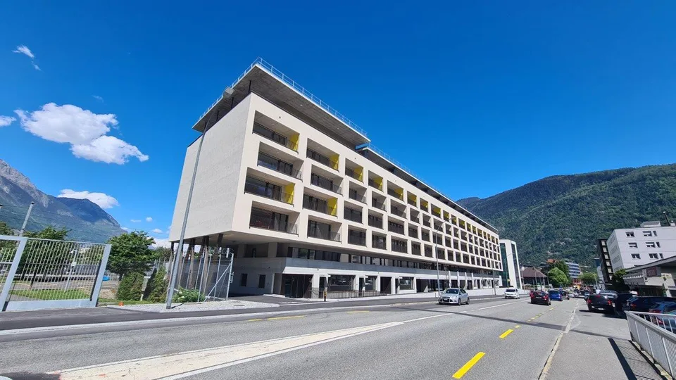 Place de parc moto intérieure à louer à Martigny