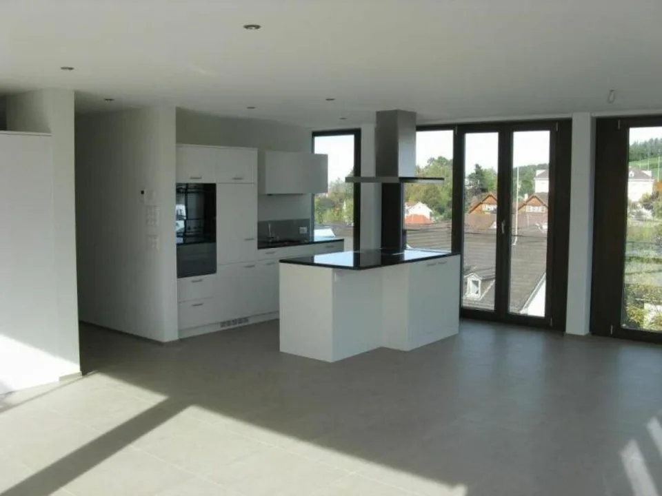 Spezielle 4 1/2-Zimmer-Wohnung mit schöner Terrasse