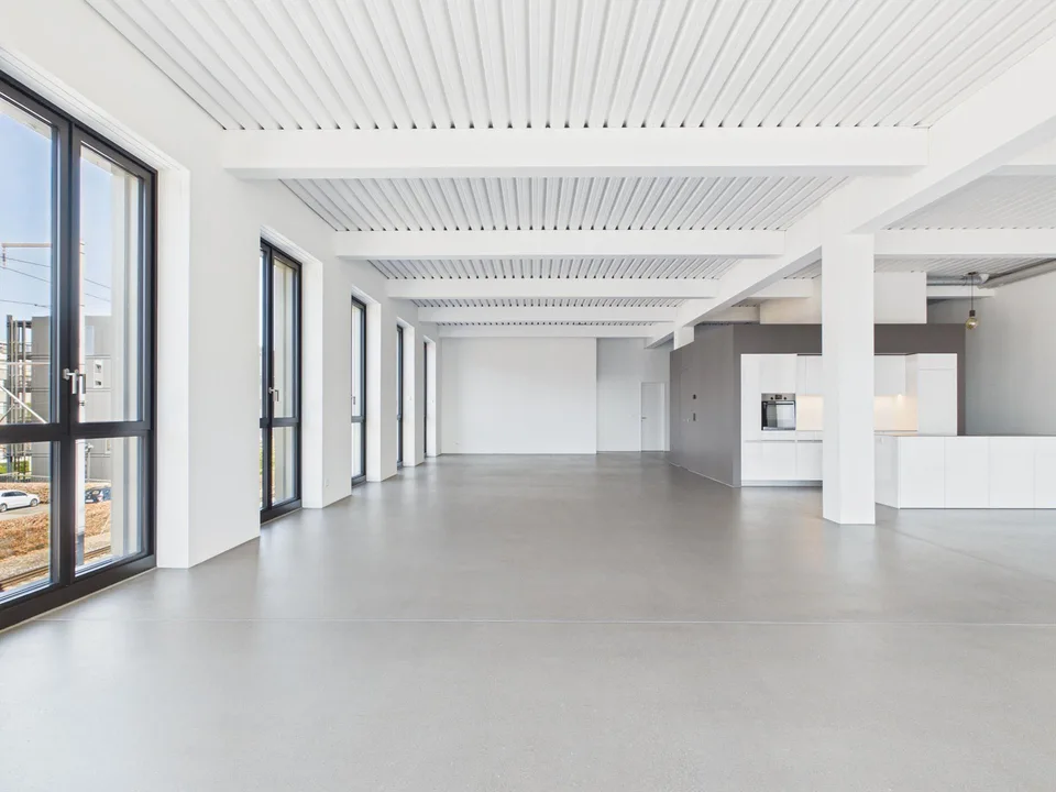 moderne 2-Zimmer-Loftwohnung in der Nähe des Westside