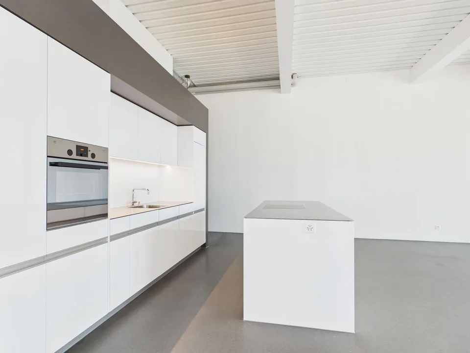 moderne 2-Zimmer-Loftwohnung in der Nähe des Westside