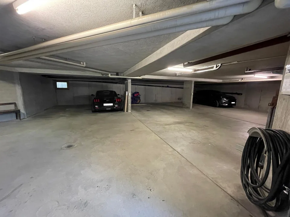 Ab sofort Tiefgaragenplatz in Teufen zu vermieten!