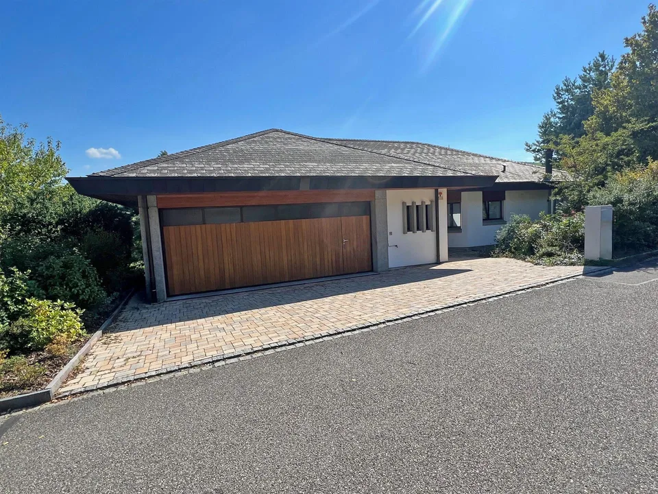 Exklusive Villa mit Panoramablick & Einliegerwohnung
