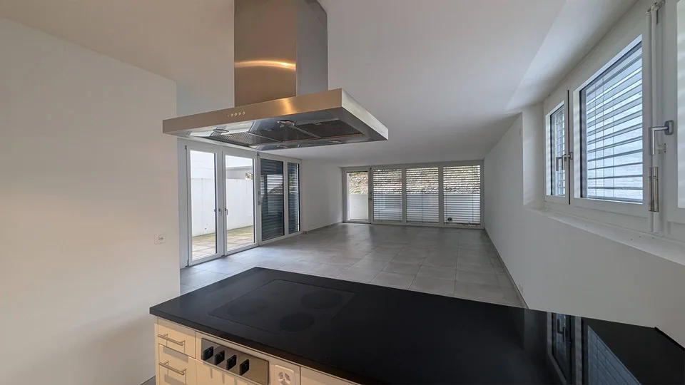 Appartamento esclusivo 3.5 locali con loggia/posto