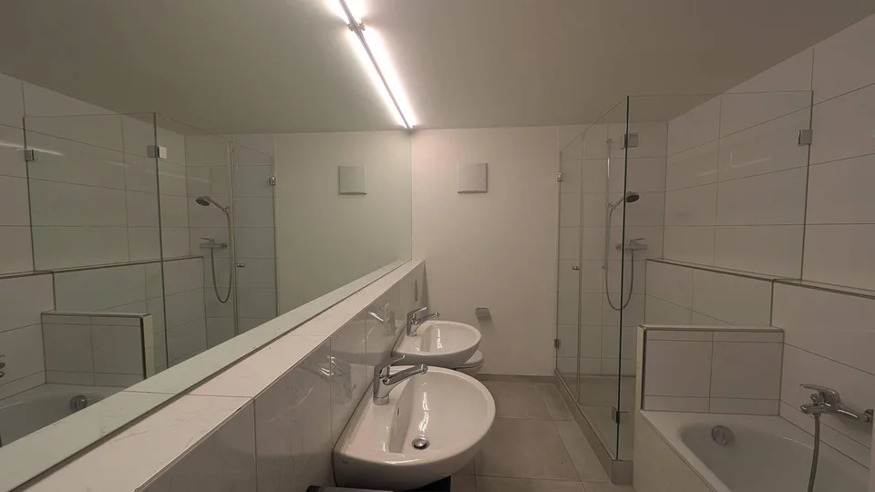 Exklusive 3.5-Zimmer-Wohnung mit Loggia/Sitzplatz – Foto 6 von 7