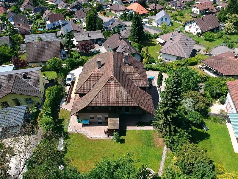 SONNIGES AUSSICHTSJUWEL DIREKT AM WALDRAND