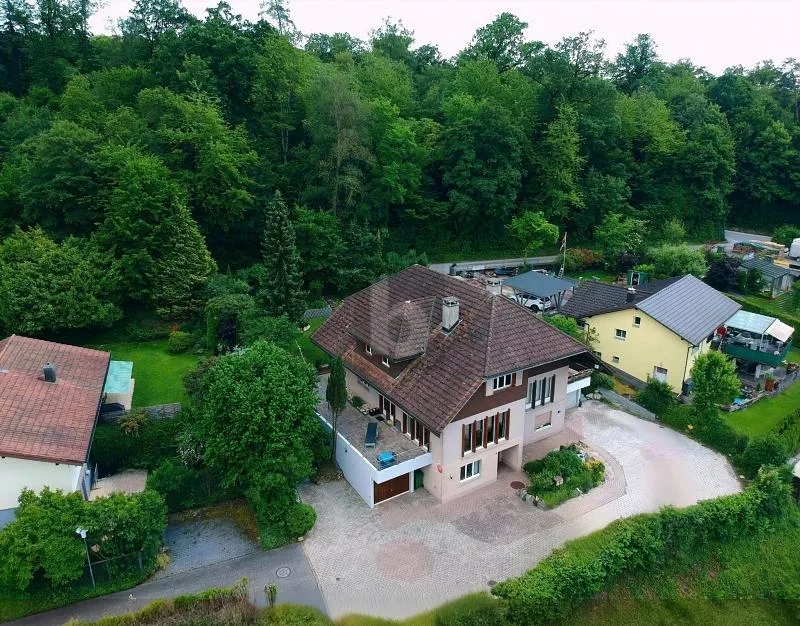 SONNIGES AUSSICHTSJUWEL DIREKT AM WALDRAND