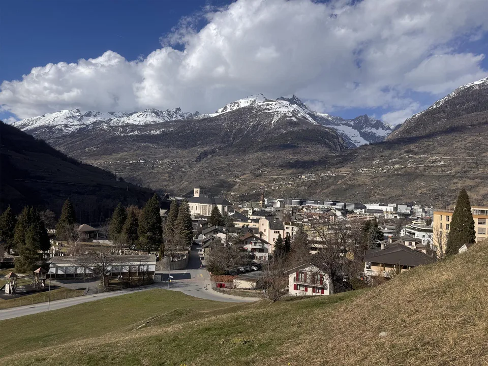 Ruhiges 0-Zimmer-Baugrundstück mit Entwicklungspotenzial, Visp