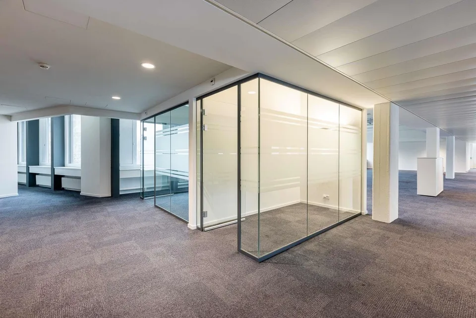 Top ausgebaute Büroflächen an zentraler Lage – photo 20 sur 26