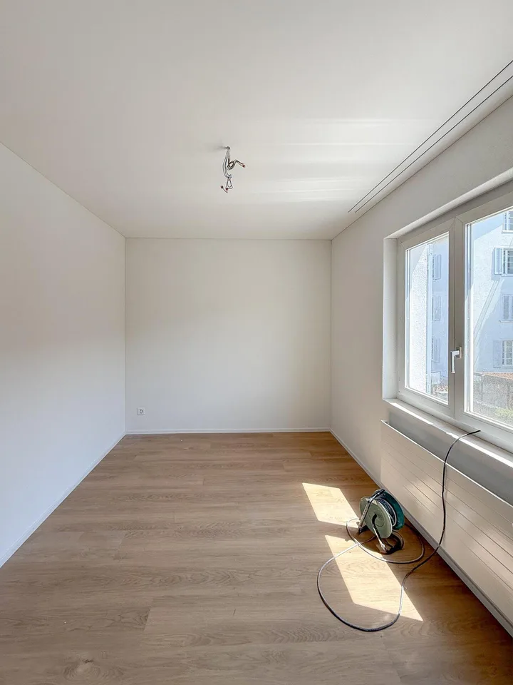 Modern und hochwertig renovierte 4 Zi-Wohnung an ruhiger