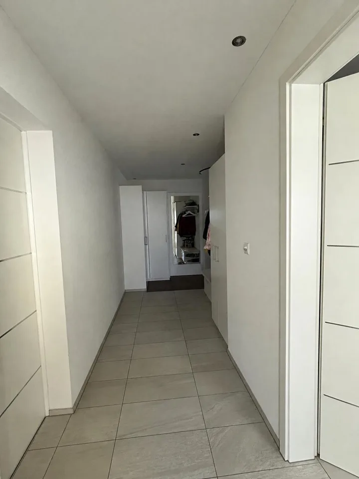 Exklusive 4.5 Zimmer Wohnung Parterre