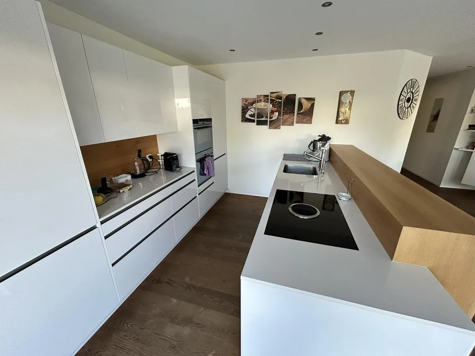 Exklusive 4.5 Zimmer Wohnung Parterre
