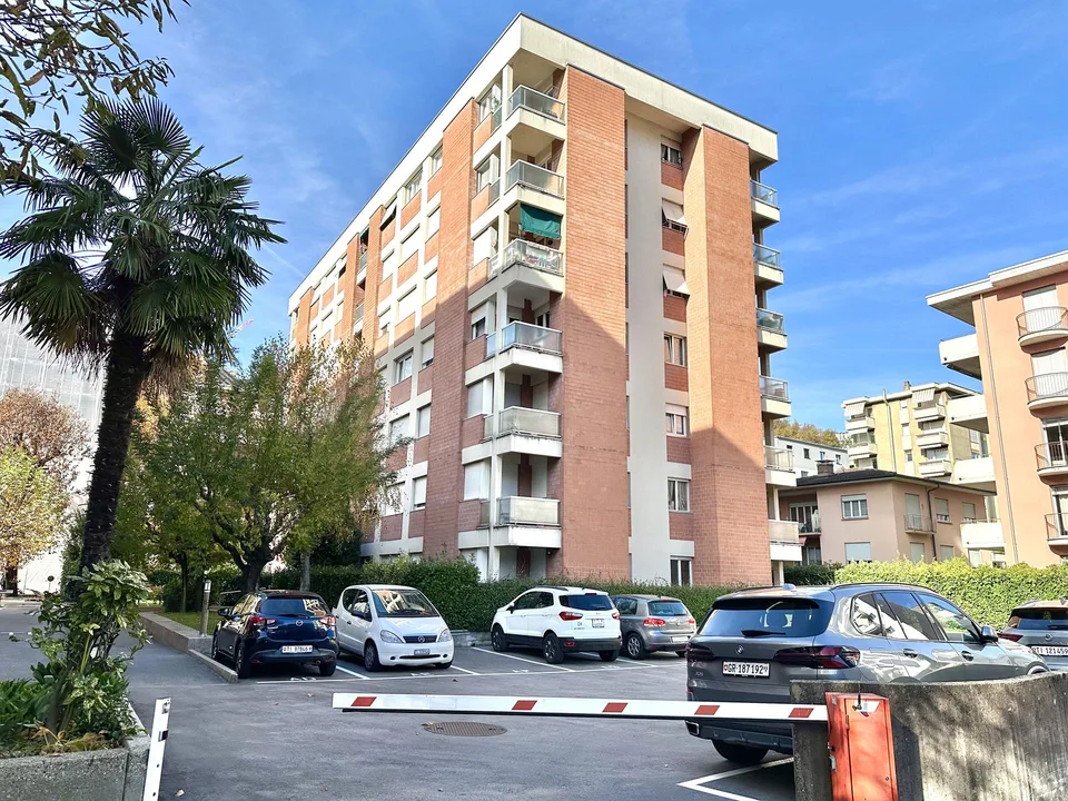 Spazioso appartamento di 3.5 locali molto centrale con balcone a Lu... – foto 9 di 10