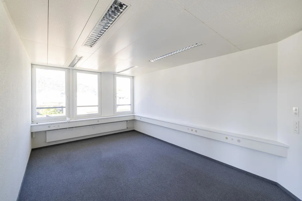 Ihre neues Büro im ersten Gebäude an der Bahnhofstrasse in Buchs