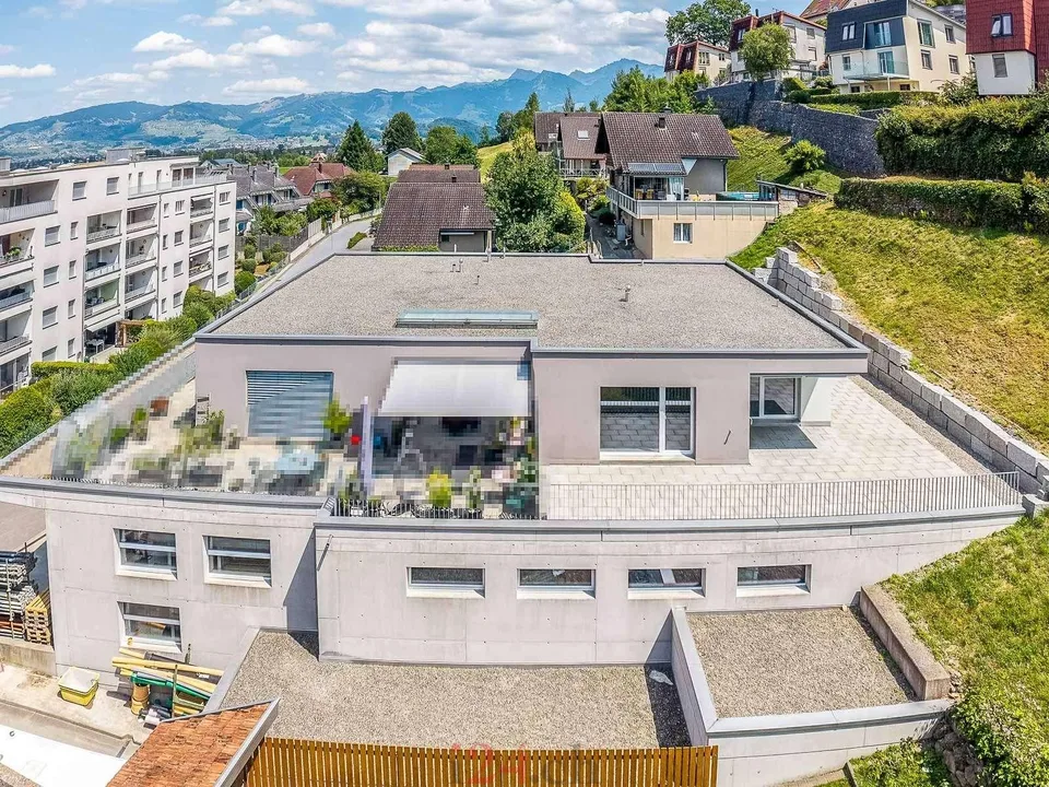 Helle 4.5 Zi.-Attika-Wohnung mit  viel Privatsphäre an guter Lage