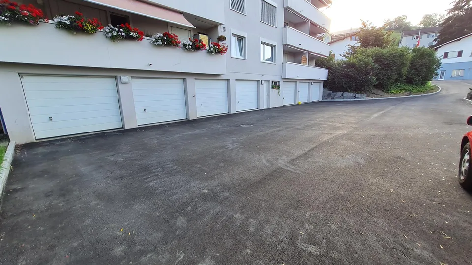 Das Suchen hat ein Ende! Garage & Parkplatz  in Lütisburg!