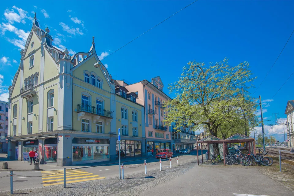 Seesicht - Grosszügige 5-Zimmerwohnung auf 175 m² in Jugendstilhaus