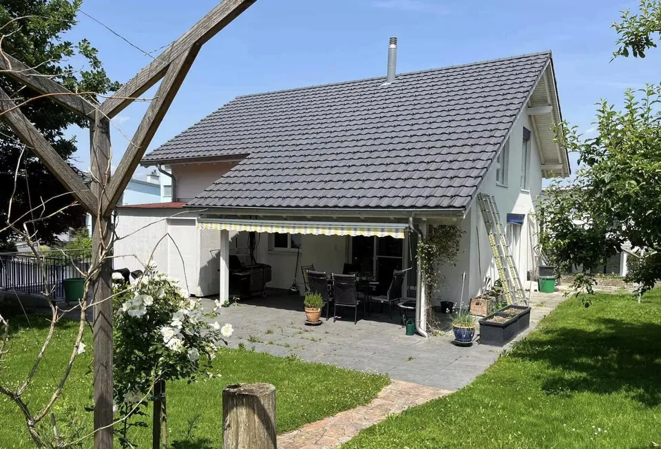 Traumhafter Garten, grosszügige Raumaufteilung und barrierefreier W...